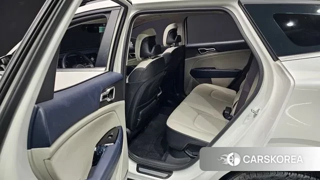 Kia Sportage 5th Generation Hybrid 2022 Белый из Кореи, фото 3