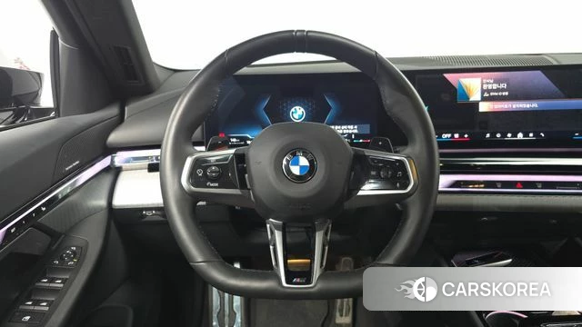 BMW 5 Series (G60) 2023 Черный из Кореи, фото 3