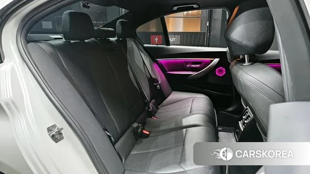 BMW 3 Series (F30) 2018 Белый из Кореи, фото 3