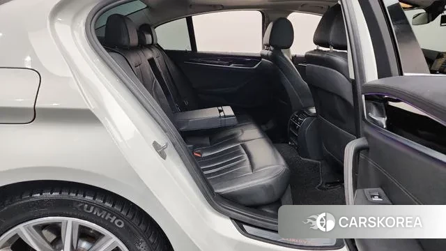 BMW 5 Series (G30) 2018 Белый из Кореи, фото 3