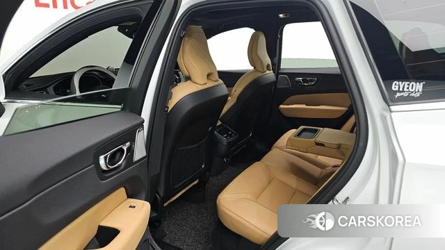 Volvo XC60 second Generation 2018 Белый из Кореи, фото 3
