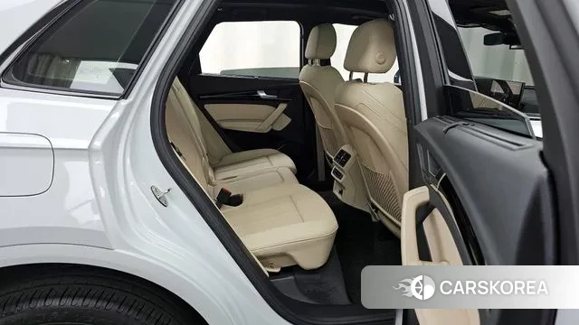 Audi Q5 (FY) 2024 Белый из Кореи, фото 3