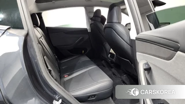 Tesla Model Y 2025 Серый из Кореи, фото 3