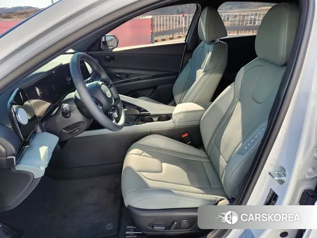 Hyundai The New Avante (CN7) 2023 Белый из Кореи, фото 3