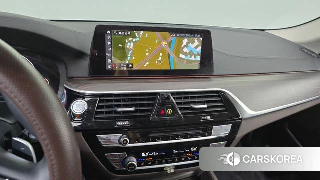 BMW 5 Series (G30) 2019 Белый из Кореи, фото 3