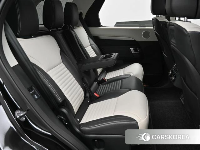 Land Rover Discovery 5 2025 Черный из Кореи, фото 3