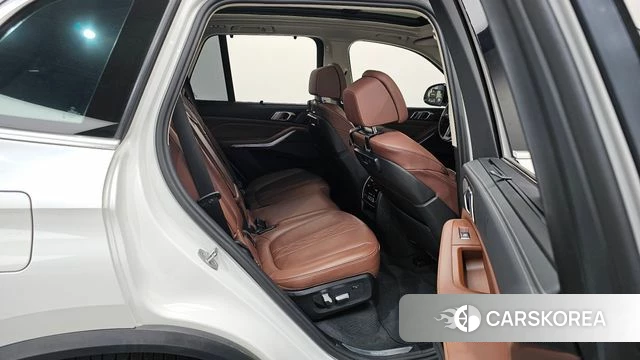 BMW X5 (G05) 2023 Белый из Кореи, фото 3