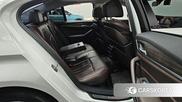 BMW 5 Series (G30) 2018 Белый из Кореи, фото 3