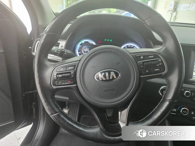 Kia Niro 2018 Темно-зеленый из Кореи, фото 3