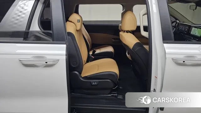 Kia Carnival 4th generation 2023 Белый из Кореи, фото 3