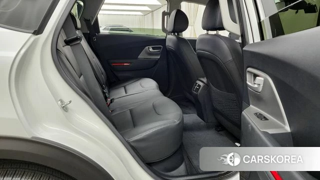 Kia Niro Plus 2023 Белый из Кореи, фото 3