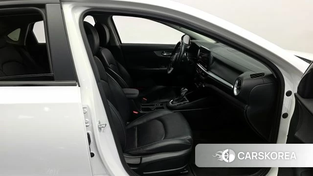 Kia The New K3 2nd generation 2022 Белый из Кореи, фото 3