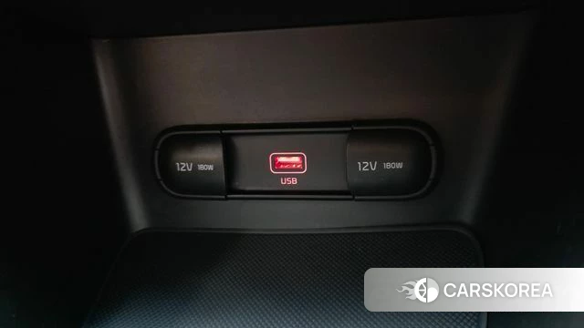 Kia Sportage The Bold 2021 Серебряный из Кореи, фото 3