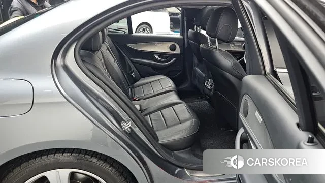 Mercedes-Benz E-Class W213 2018 Серый из Кореи, фото 3