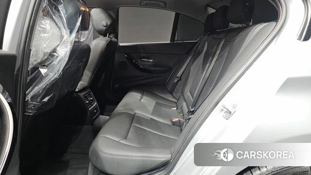 BMW 3 Series (F30) 2018 Серебряный из Кореи, фото 3