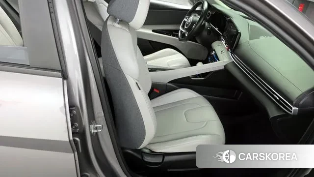 Hyundai Avante Hybrid (CN7) 2022 Серебряный из Кореи, фото 3