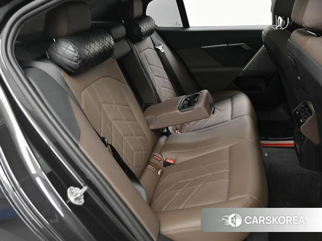 BMW 5 Series (G60) 2023 Серый из Кореи, фото 3