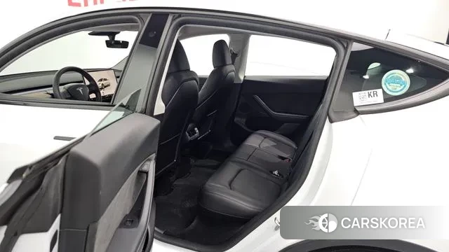 Tesla Model Y 2023 Белый из Кореи, фото 3