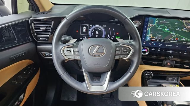 Lexus NX350h Second generation 2023 Черный из Кореи, фото 3