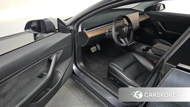 Tesla Model 3 2021 Серый из Кореи, фото 3