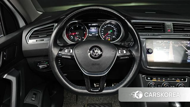 Volkswagen Tiguan second Generation 2018 Белый из Кореи, фото 3
