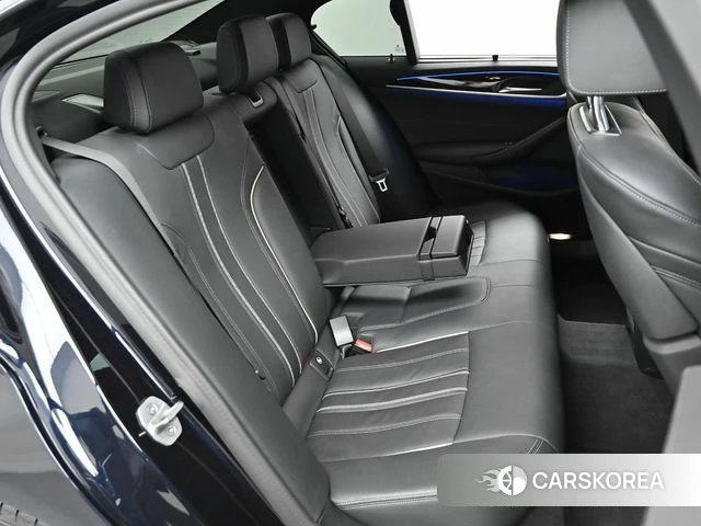 BMW 5 Series (G30) 2022 Черный из Кореи, фото 3