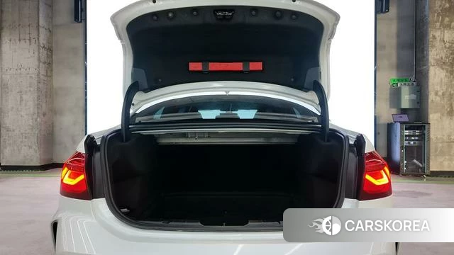 BMW 1 series 2023 Белый из Китая, фото 3