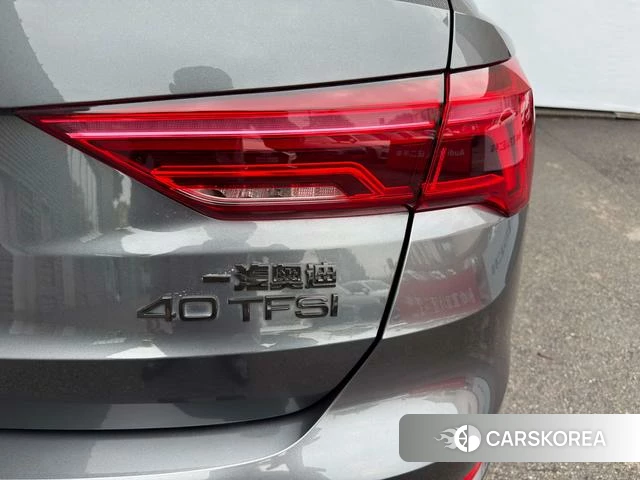 Audi Q3 2021 Темно-серый из Китая, фото 3