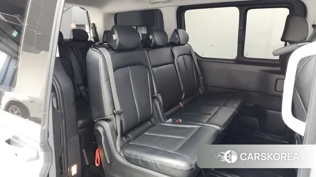 Hyundai Staria 2023 Серебряный из Кореи, фото 3