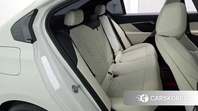 BMW 5 Series (G60) 2024 Белый из Кореи, фото 3