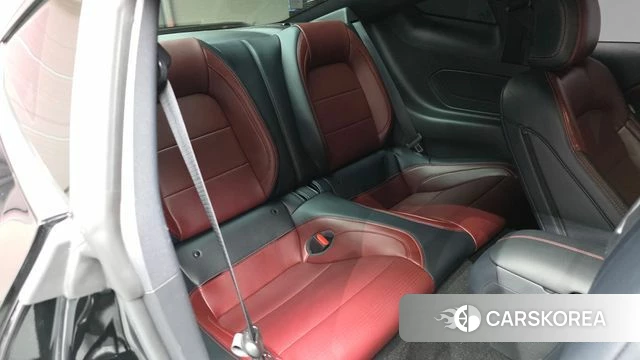 Ford Mustang 7th Generation 2024 Черный из Кореи, фото 3