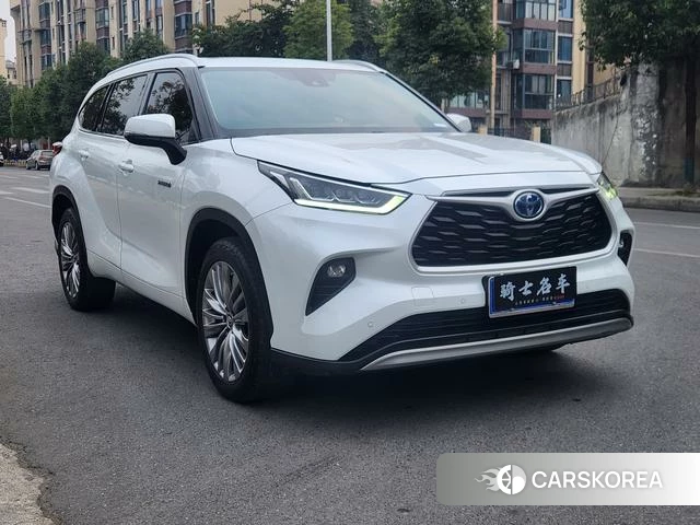 Toyota Highlander 2023 Белый из Китая, фото 3