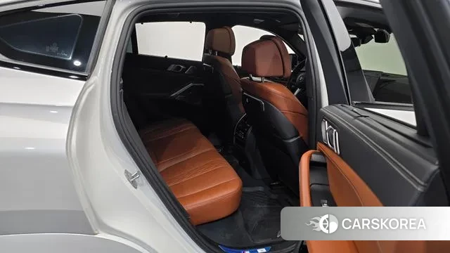 BMW X6 (G06) 2024 Белый из Кореи, фото 3