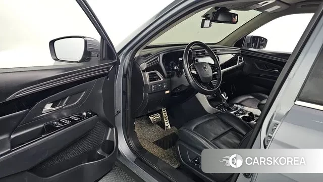 Ssangyong Beautiful Korando 2021 Серебристо-серый из Кореи, фото 3