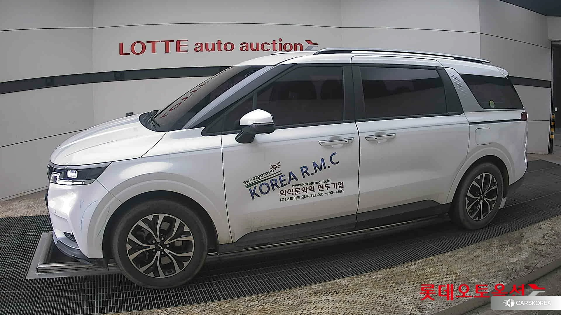 Kia Carnival 2021 Snow White Pearl (optional) из Кореи, фото 3