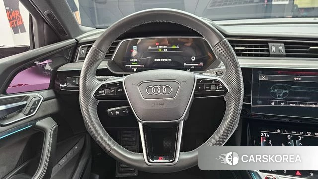 Audi e-Tron 2023 Черный из Кореи, фото 3