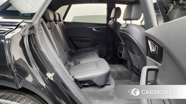 Audi Q8 (4M) 2023 Черный из Кореи, фото 3