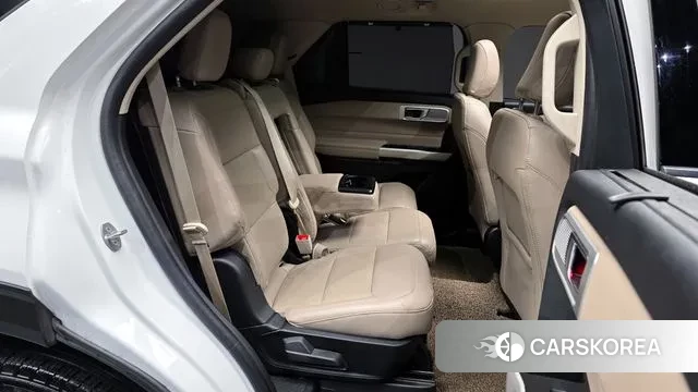 Ford Explorer 6th Generation 2022 Белый из Кореи, фото 3