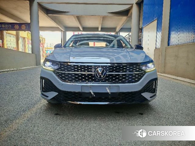 Volkswagen Lavida 2023 Темно-серый из Китая, фото 3