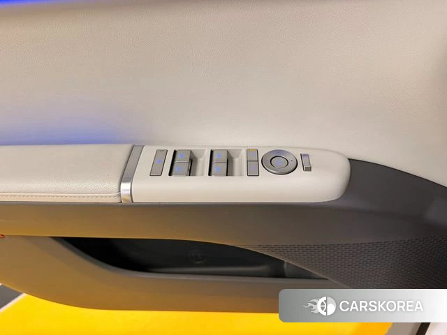 Hyundai Grandeur Hybrid (GN7) 2023 Белый из Кореи, фото 3
