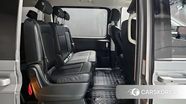 Hyundai Staria 2023 Серебряный из Кореи, фото 3