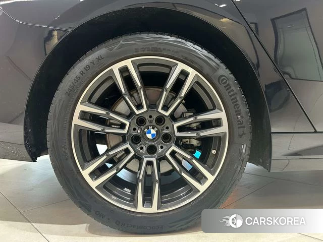 BMW 5 series 2025 Черный из Китая, фото 3