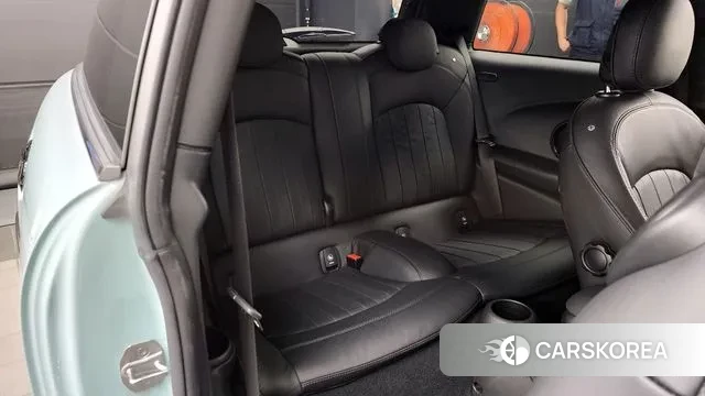 Mini Cooper S 2019 Светло-серебряный цвет из Кореи, фото 3