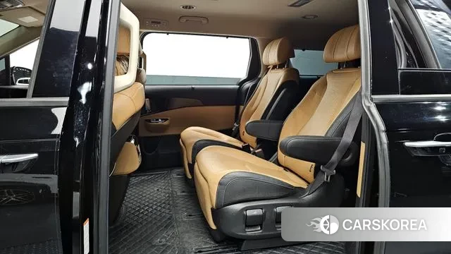 Kia Carnival 4th generation 2021 Черный из Кореи, фото 3