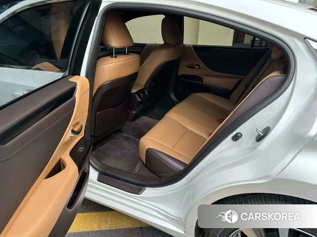 Lexus ES 2021 Белый из Китая, фото 3