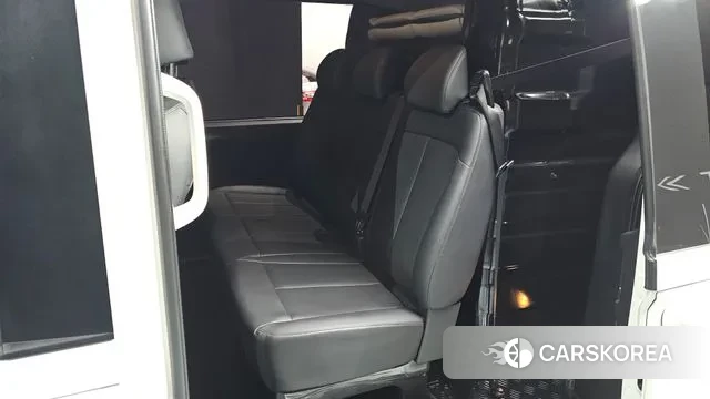 Hyundai Staria 2023 Белый из Кореи, фото 3