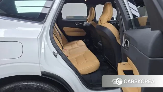 Volvo XC60 second Generation 2021 Белый из Кореи, фото 3