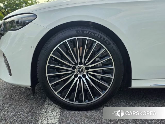 Mercedes-Benz E-Class W214 2024 Белый из Кореи, фото 3