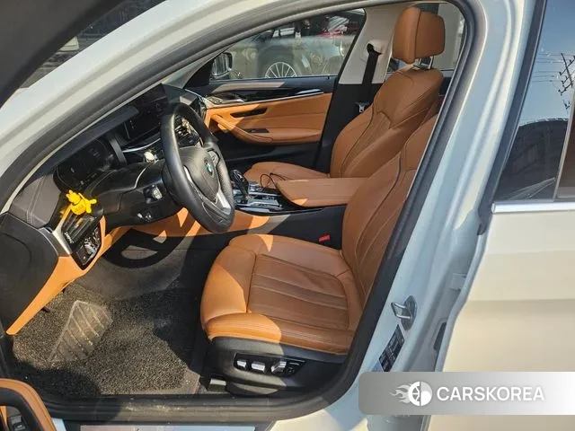 BMW 5 Series (G30) 2021 Белый из Кореи, фото 3