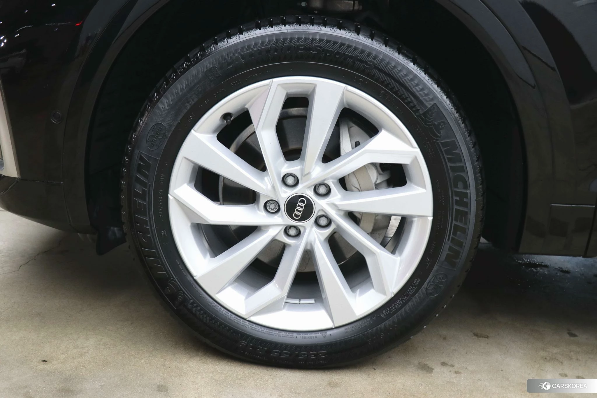 Audi Q5L 2022 Черный из Китая, фото 3